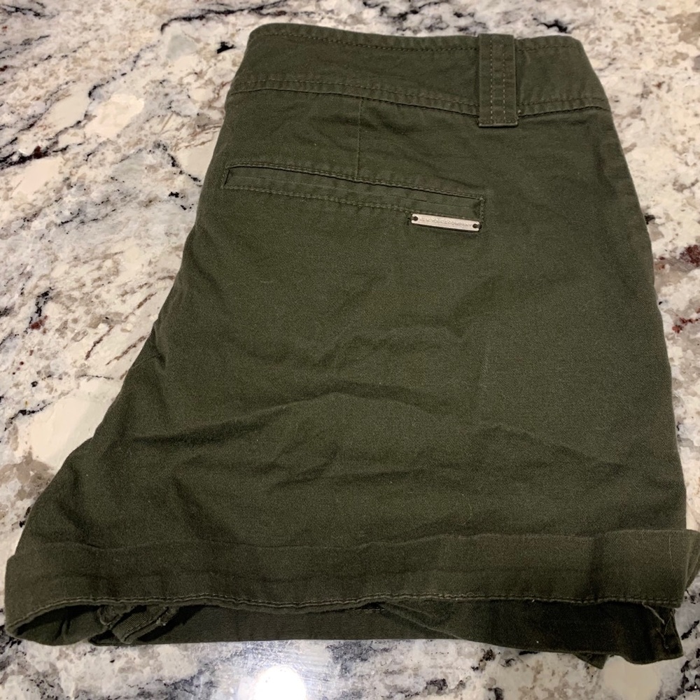 Women’s New York & Company size 6 shorts